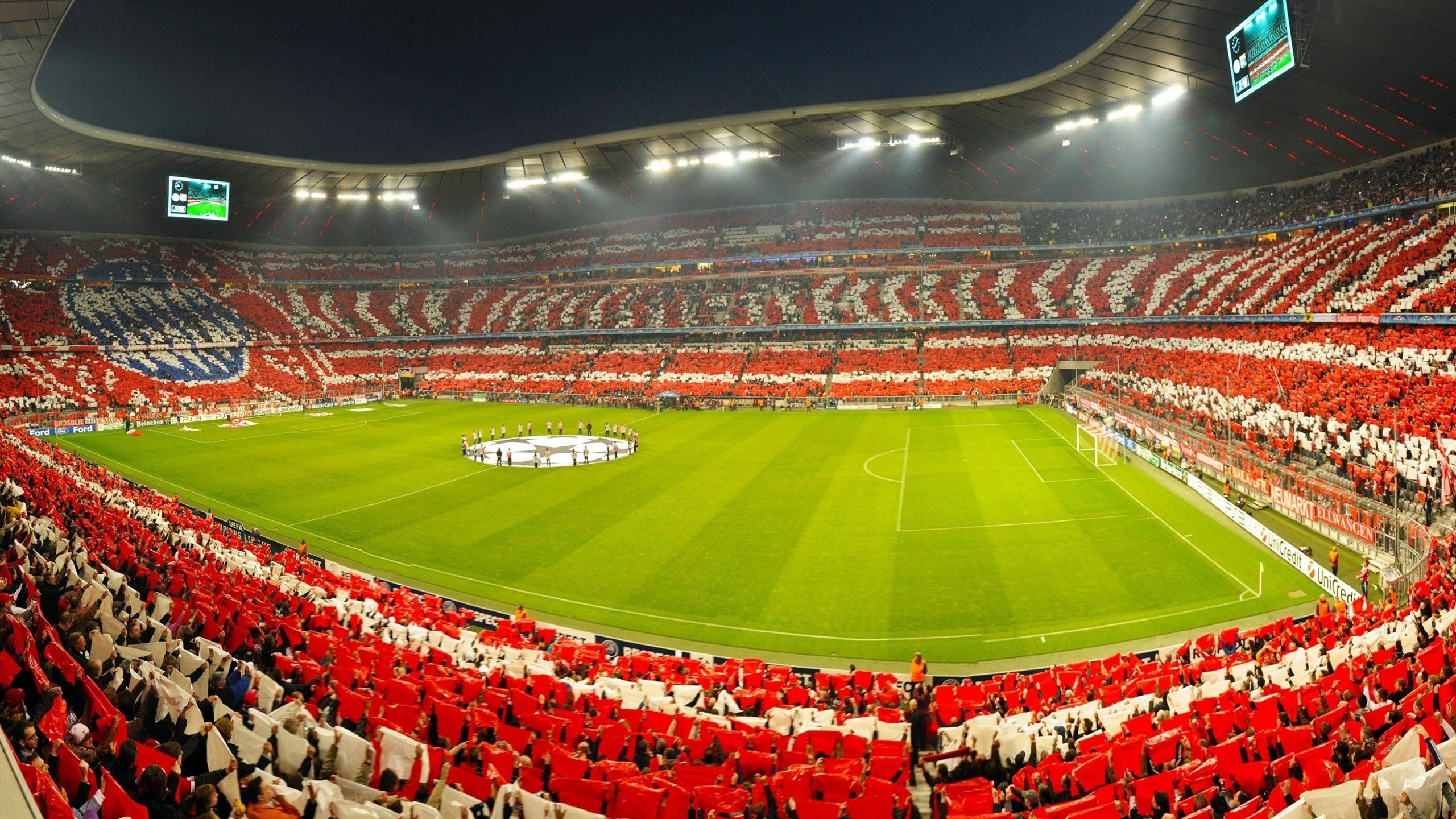 中场三人组主导控场节奏，中场组合站位